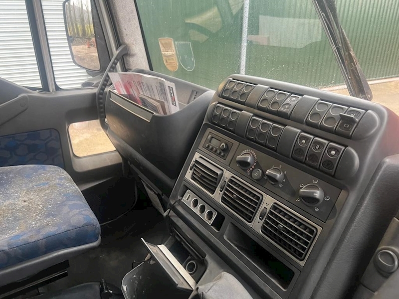 Iveco Eurocargo 180E25 18 Ton Cutainsider