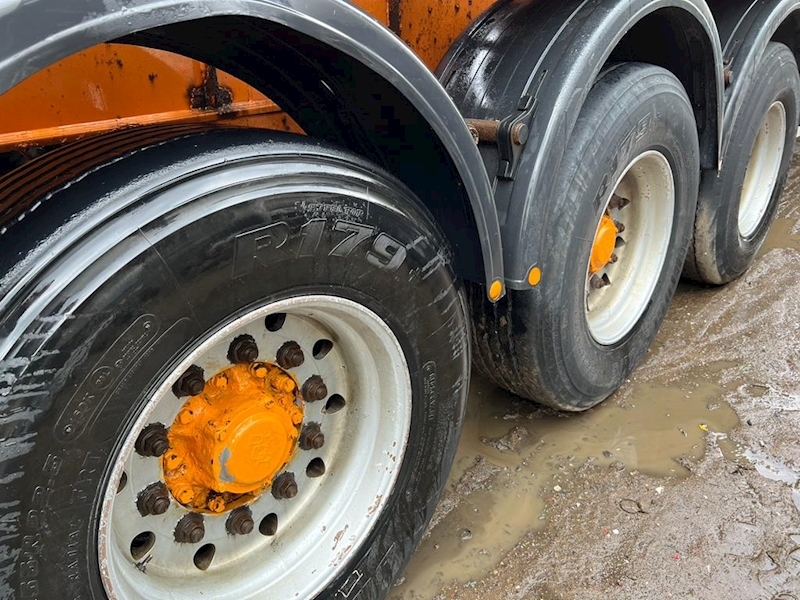 Dennison Fitted with Atlas Brick Crane 