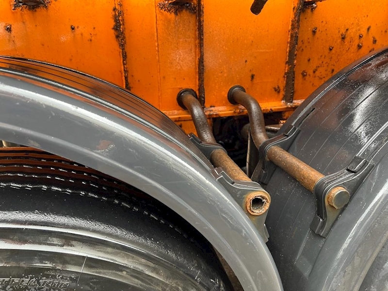 Dennison Fitted with Atlas Brick Crane 