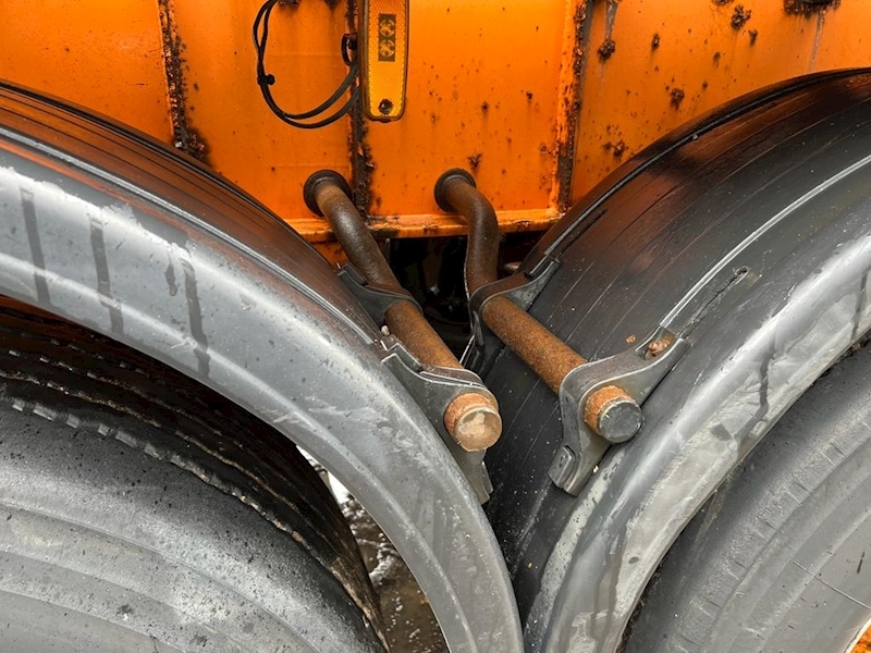 Dennison Fitted with Atlas Brick Crane 