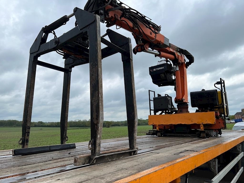 Dennison Fitted with Atlas Brick Crane 