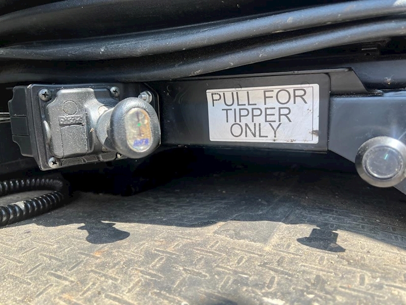 Scania 6x2 Rear Lift Tractor Unit