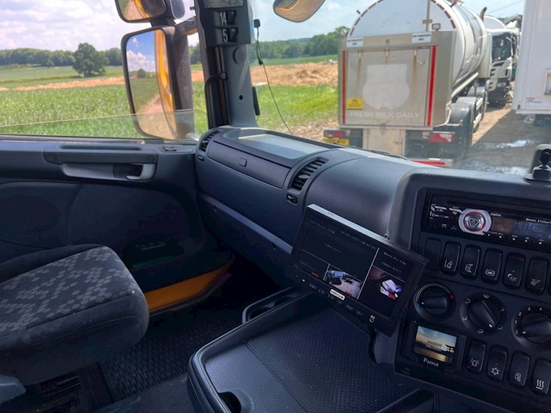 Scania 6x2 Rear Lift Tractor Unit