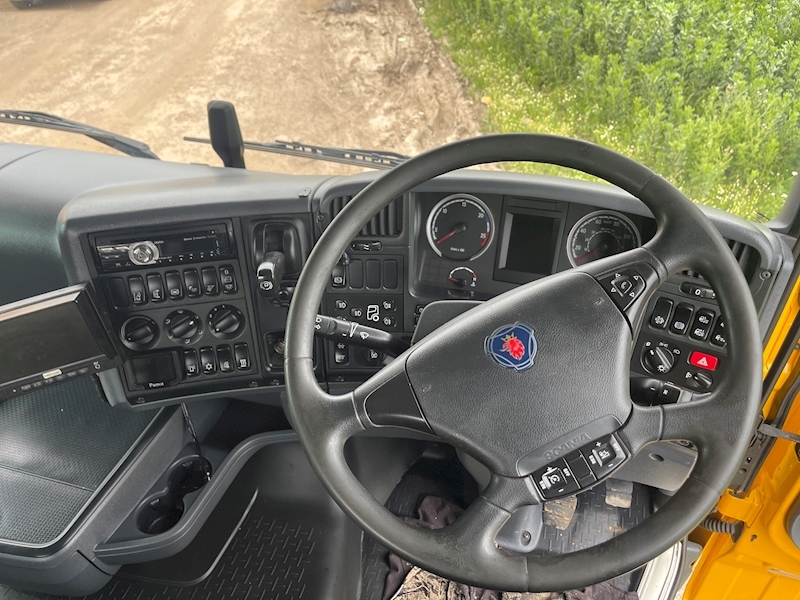 Scania 6x2 Rear Lift Tractor Unit