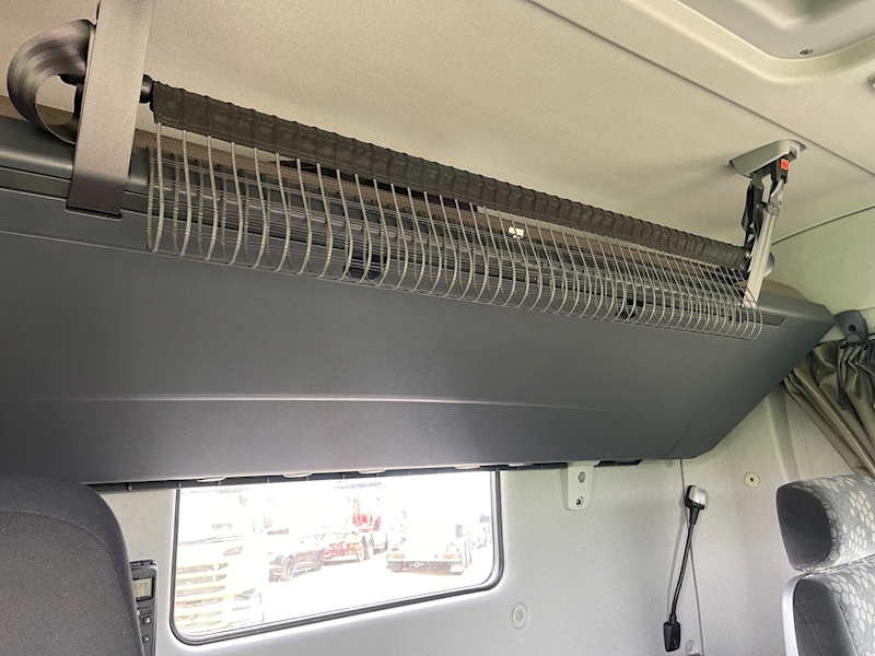 Scania 6x2 Rear Lift Tractor Unit