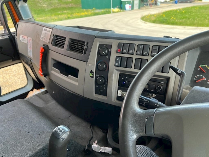 Volvo 320 19,100 Litres Fuel Tanker Tanker 