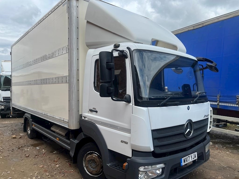 Mercedes-Benz 816 Box Van with 1.5 Ton Tail Lift