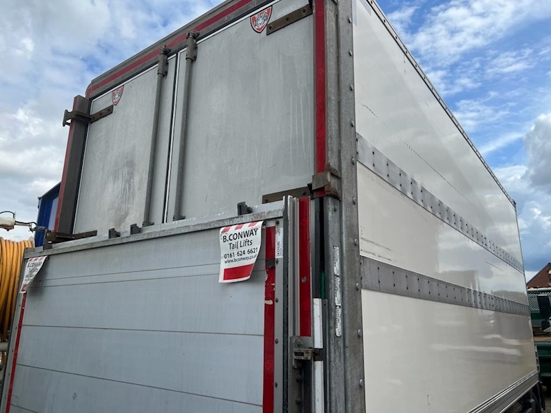 Mercedes-Benz 816 Box Van with 1.5 Ton Tail Lift