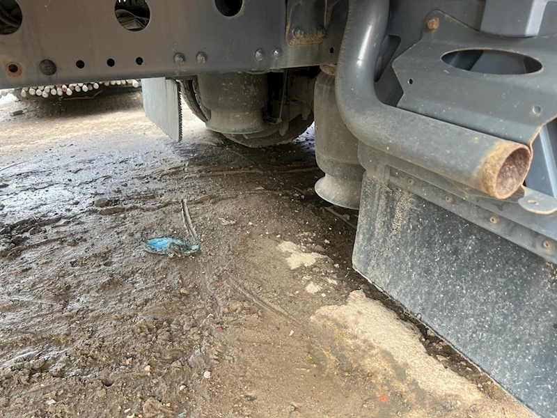 Mercedes-Benz 816 Box Van with 1.5 Ton Tail Lift