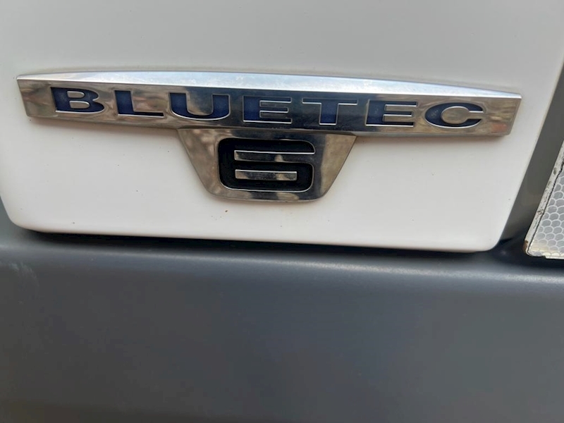 Mercedes-Benz 816 Box Van with 1.5 Ton Tail Lift