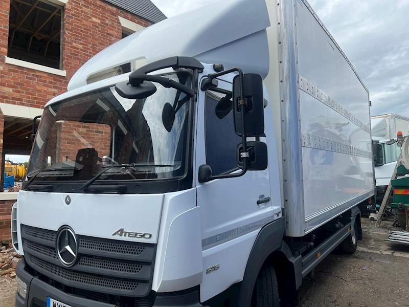 Mercedes-Benz 816 Box Van with 1.5 Ton Tail Lift