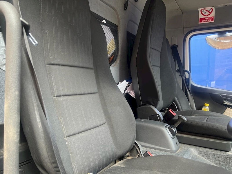 Mercedes-Benz 816 Box Van with 1.5 Ton Tail Lift