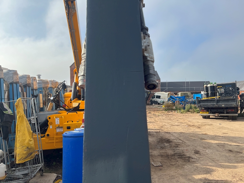 Volvo 8 Ton Tracked Excavator