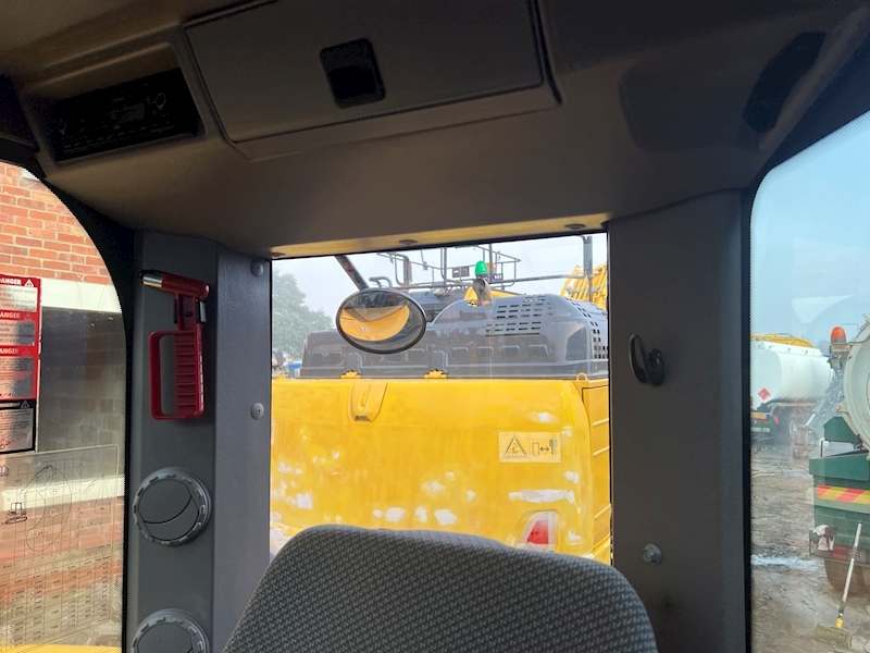 Volvo 8 Ton Tracked Excavator