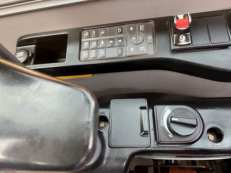 Volvo 8 Ton Tracked Excavator