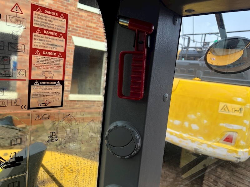 Volvo 8 Ton Tracked Excavator