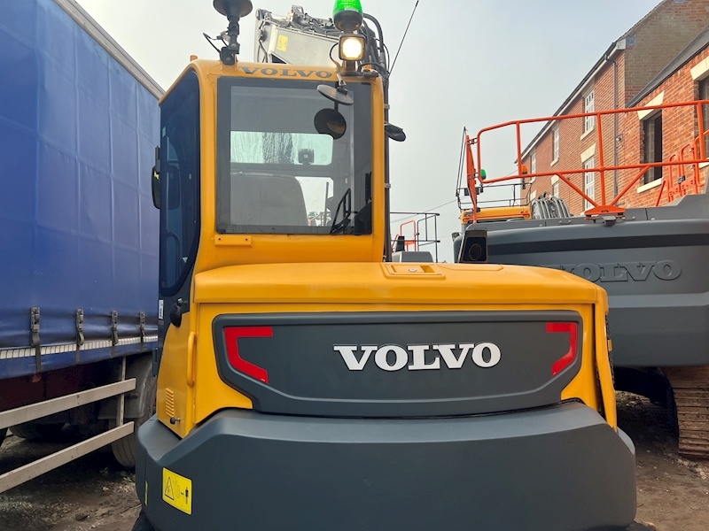 Volvo 8 Ton Tracked Excavator