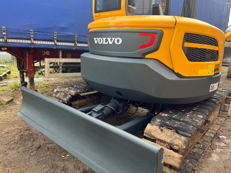 Volvo 8 Ton Tracked Excavator