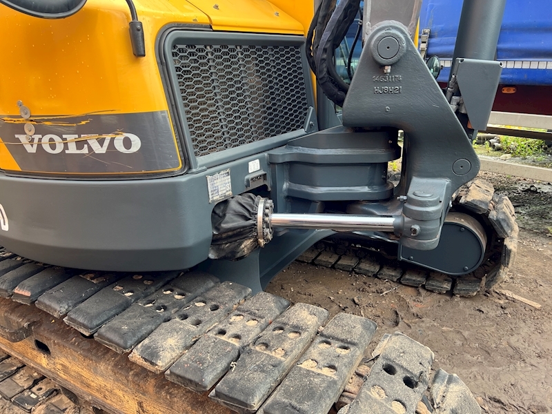 Volvo 8 Ton Tracked Excavator