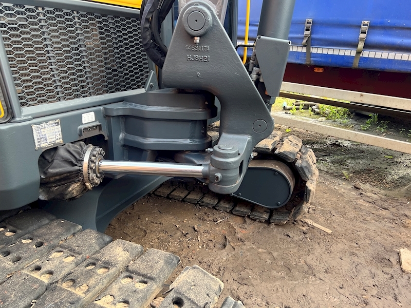 Volvo 8 Ton Tracked Excavator