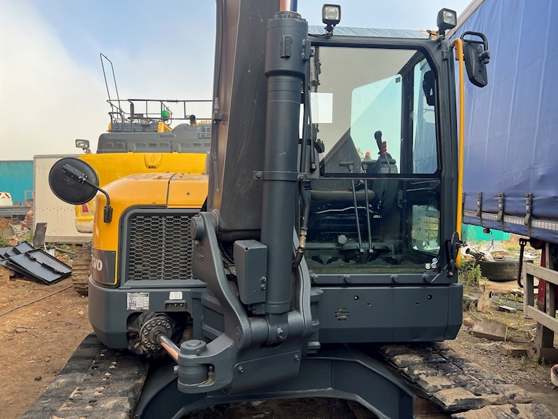 Volvo 8 Ton Tracked Excavator