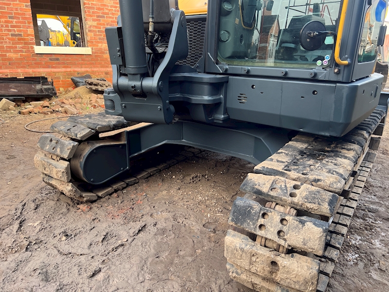 Volvo 8 Ton Tracked Excavator