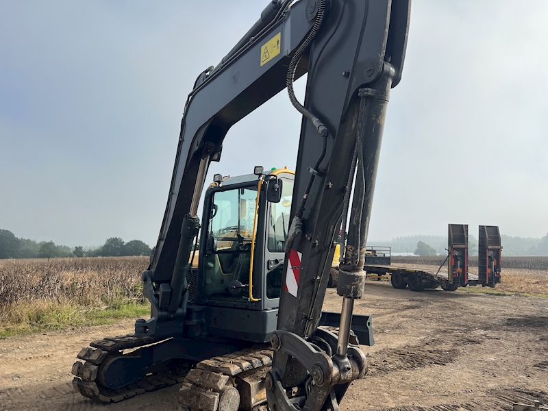 Volvo 8 Ton Tracked Excavator