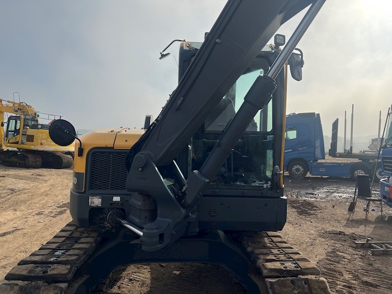 Volvo 8 Ton Tracked Excavator