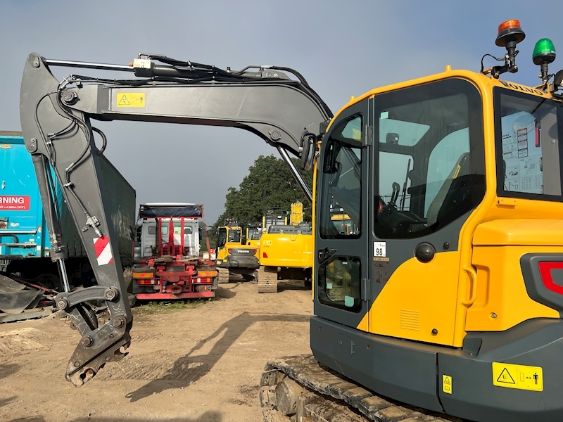 Volvo 8 Ton Tracked Excavator