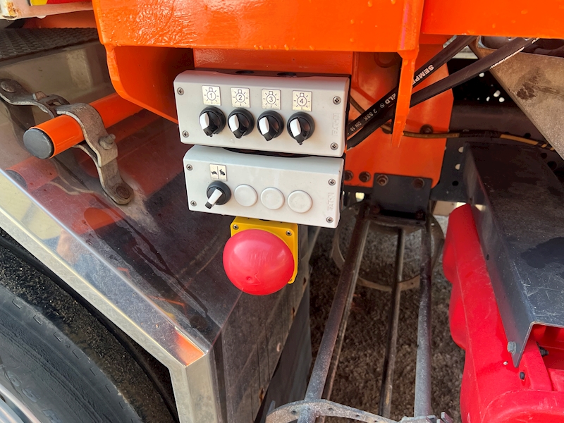 Mercedes-Benz 510 HP RSP 6 RD 8000 Suction Excavator Specialist Vehicle 