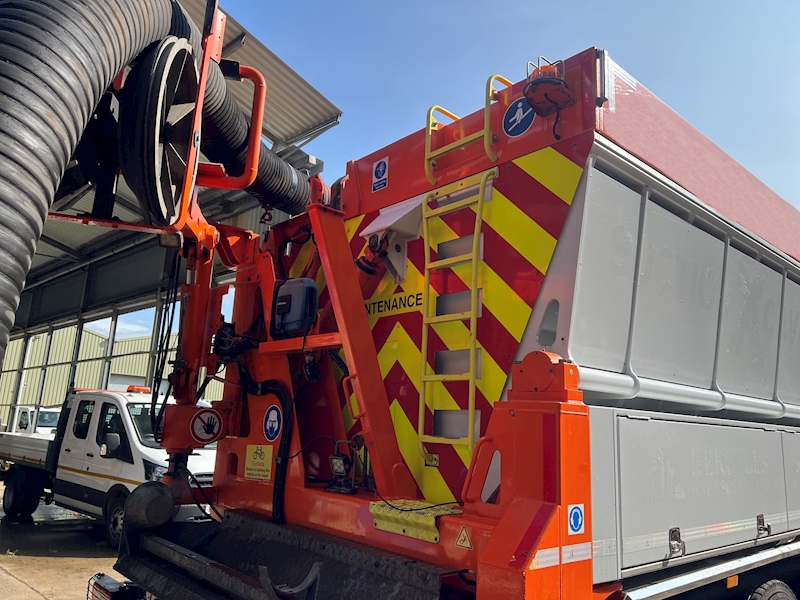 Mercedes-Benz 510 HP RSP 6 RD 8000 Suction Excavator Specialist Vehicle 