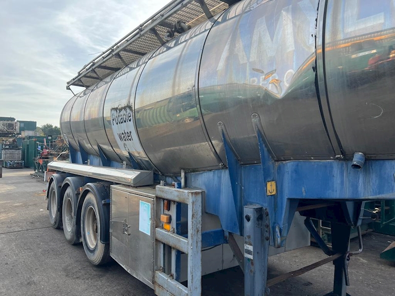 Crane Fruehauf 30,000 Litre Tanker