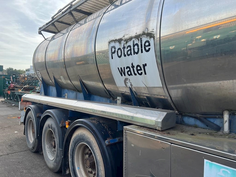 Crane Fruehauf 30,000 Litre Tanker