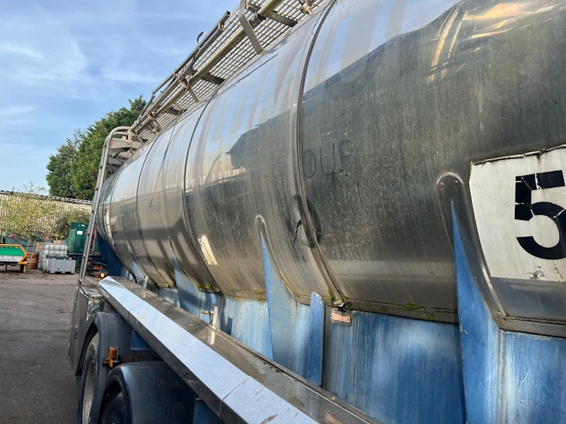 Crane Fruehauf 30,000 Litre Tanker