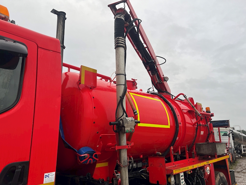 DAF 220 Fitted with Whale Vac Tanker