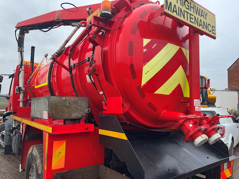 DAF 220 Fitted with Whale Vac Tanker