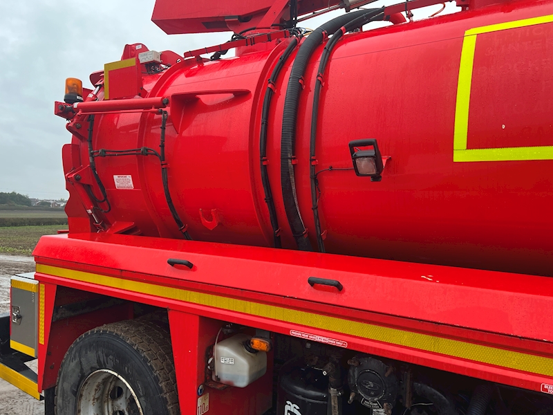 DAF 220 Fitted with Whale Vac Tanker
