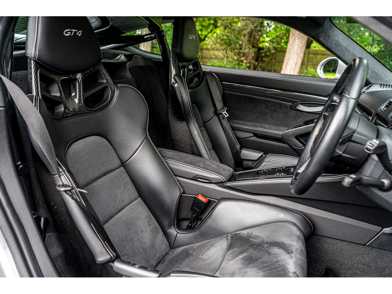 Cayman hotsell gt4 seats