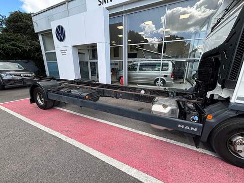 MAN TGL 12.220 4x2 BB Day - U243