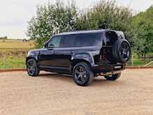 Land Rover Defender 110 D300 MHEV X-Dynamic HSE 