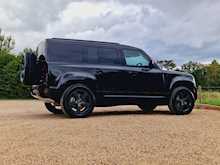 Land Rover Defender 110 D300 MHEV X-Dynamic HSE 