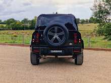 Land Rover Defender 110 D300 MHEV X-Dynamic HSE 