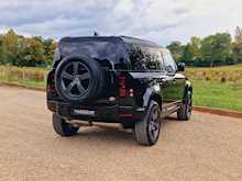 Land Rover Defender 110 D300 MHEV X-Dynamic HSE 