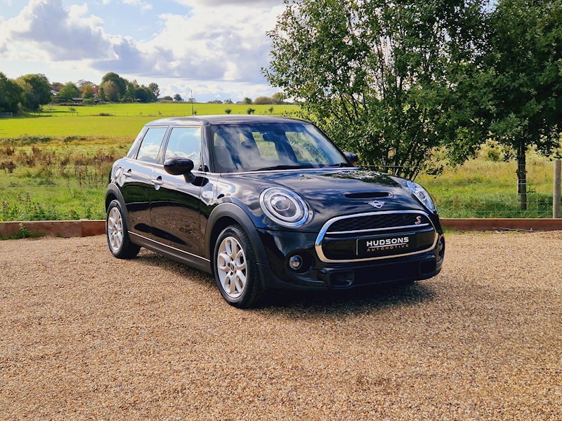 MINI 2.0 Cooper S Classic Hatchback 5dr Petrol Steptronic Euro 6 (s/s) (192 ps)