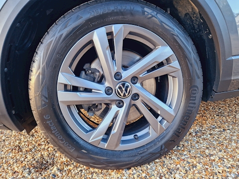 2.0 TDI R-Line SUV 5dr Diesel DSG 2WD Euro 6 (s/s) (150 ps)