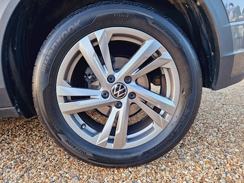 2.0 TDI R-Line SUV 5dr Diesel DSG 2WD Euro 6 (s/s) (150 ps)