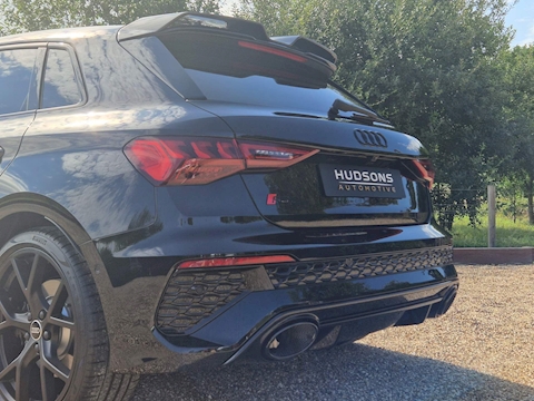 RS3 2.5 TFSI Carbon Black Sportback S Tronic quattro Euro 6 (s/s) 5dr