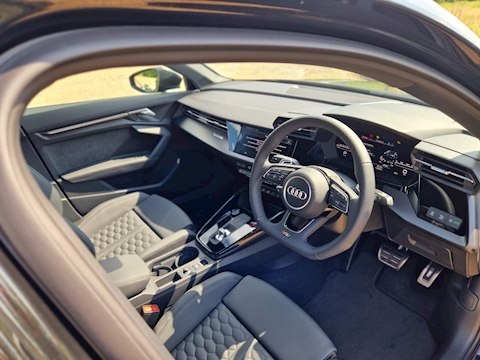 RS3 2.5 TFSI Carbon Black Sportback S Tronic quattro Euro 6 (s/s) 5dr