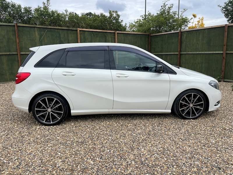 Mercedes-Benz B180 Blueefficiency Se Mpv 1.6 Automatic Petrol