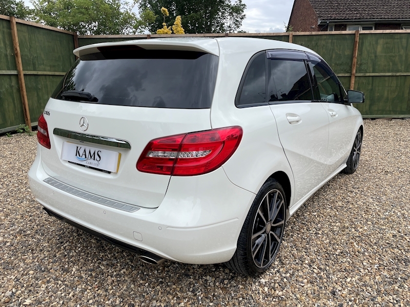 Mercedes-Benz B180 Blueefficiency Se Mpv 1.6 Automatic Petrol